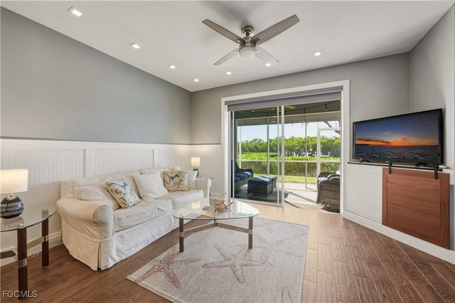 230 Newport DR 602, Naples, FL 34114