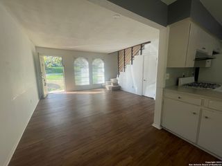 4512 SLAYDEN DR, San Antonio, TX 78228