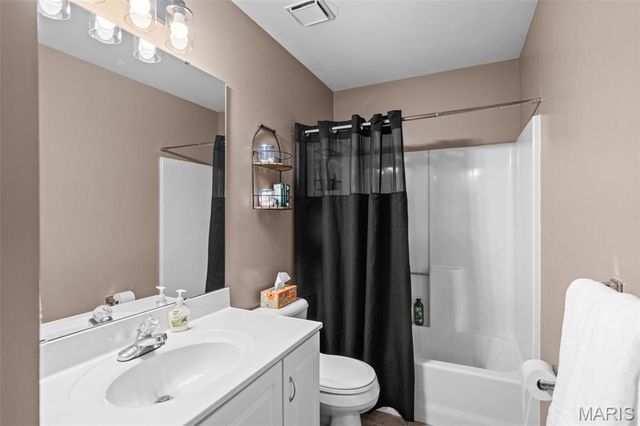 703 Trago Creek Drive, Ballwin, MO 63021