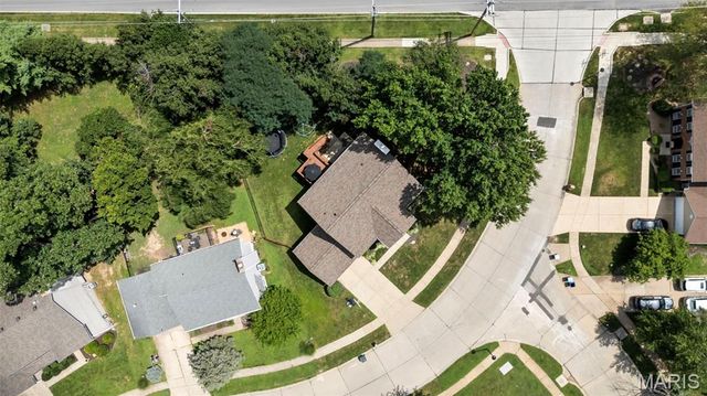 703 Trago Creek Drive, Ballwin, MO 63021