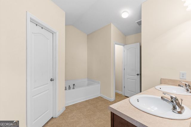 102 Steeple Court, Perry, GA 31069