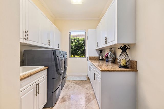 1207 N Atlantic Drive, Lantana, FL 33462