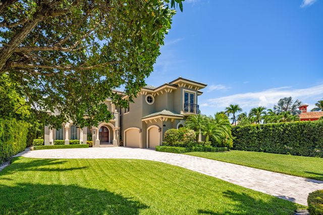 1207 N Atlantic Drive, Lantana, FL 33462