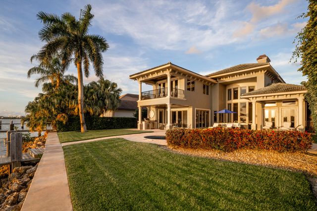 1207 N Atlantic Drive, Lantana, FL 33462