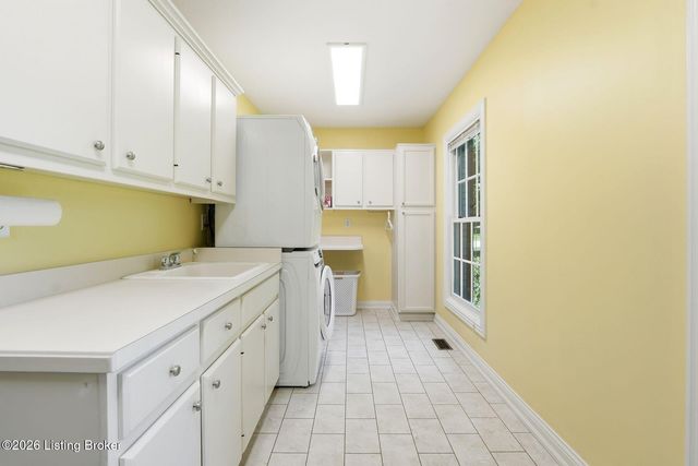 5600 Chapel View Way, Crestwood, KY 40014