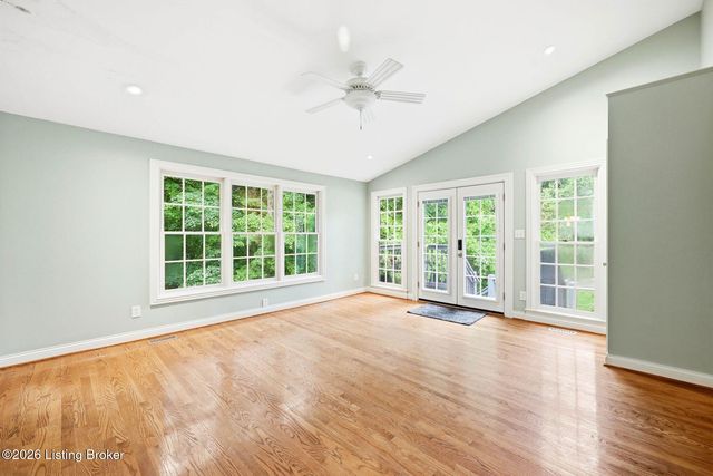 5600 Chapel View Way, Crestwood, KY 40014