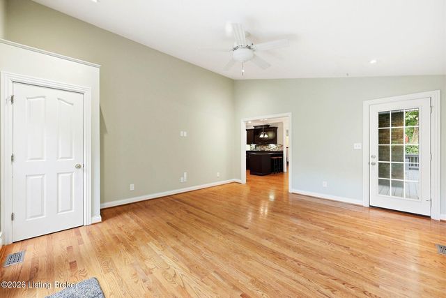 5600 Chapel View Way, Crestwood, KY 40014