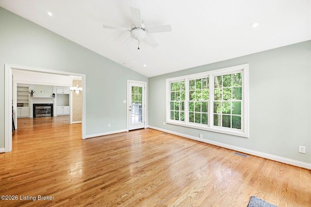5600 Chapel View Way, Crestwood, KY 40014