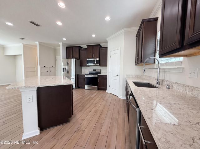 8250 CAPE FOX Drive, Jacksonville, FL 32222