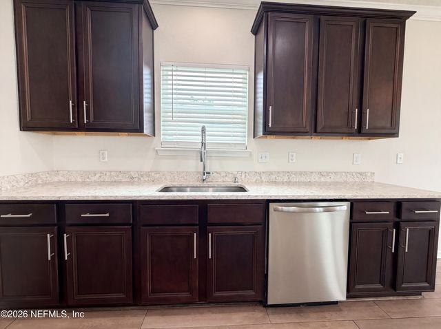 8250 CAPE FOX Drive, Jacksonville, FL 32222