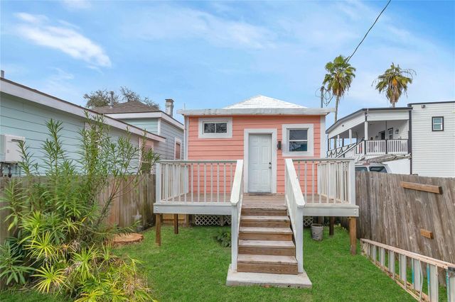 3907 Ursuline Street, Galveston, TX 77550