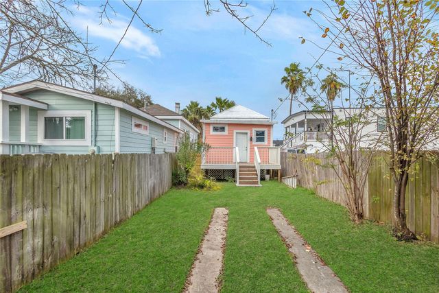 3907 Ursuline Street, Galveston, TX 77550