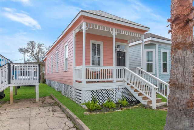 3907 Ursuline Street, Galveston, TX 77550