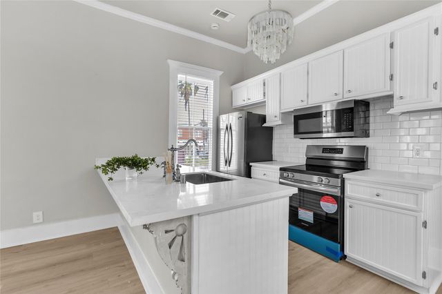 3907 Ursuline Street, Galveston, TX 77550