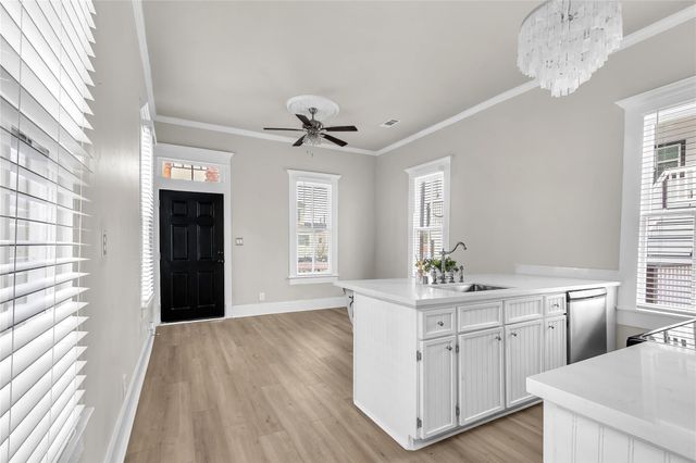 3907 Ursuline Street, Galveston, TX 77550