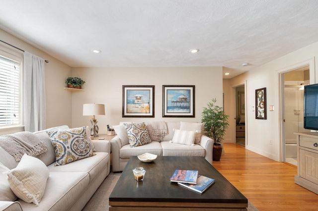 16 Appleton Park E4, Ipswich, MA 01938