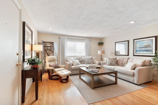 16 Appleton Park E4, Ipswich, MA 01938
