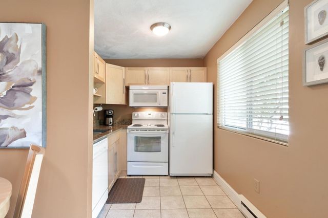 16 Appleton Park E4, Ipswich, MA 01938