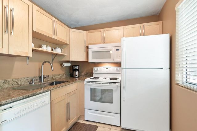 16 Appleton Park E4, Ipswich, MA 01938