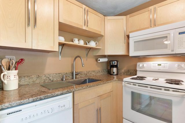 16 Appleton Park E4, Ipswich, MA 01938