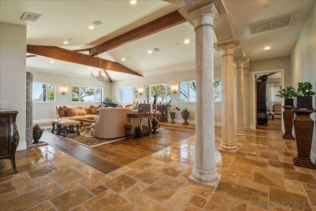 1015 Rachelle Way, El Cajon, CA 92019
