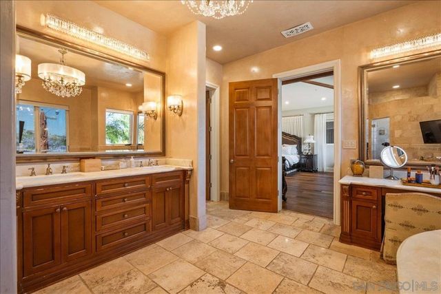 1015 Rachelle Way, El Cajon, CA 92019