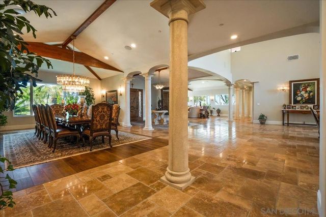 1015 Rachelle Way, El Cajon, CA 92019
