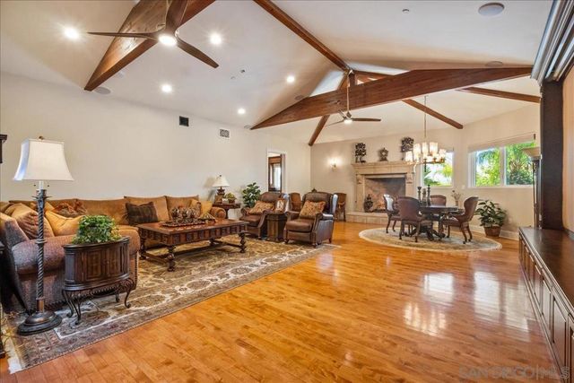 1015 Rachelle Way, El Cajon, CA 92019