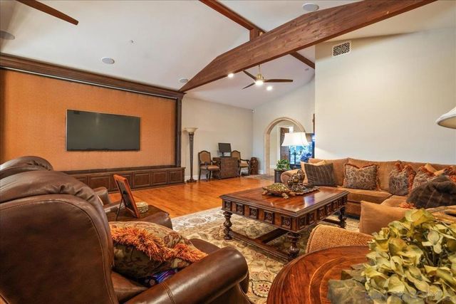 1015 Rachelle Way, El Cajon, CA 92019