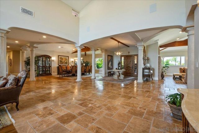 1015 Rachelle Way, El Cajon, CA 92019