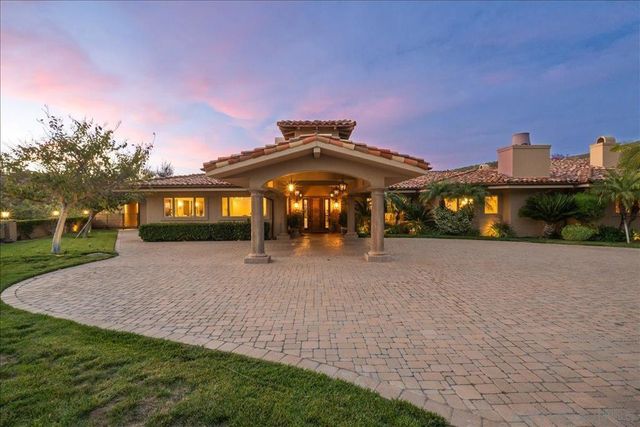 1015 Rachelle Way, El Cajon, CA 92019