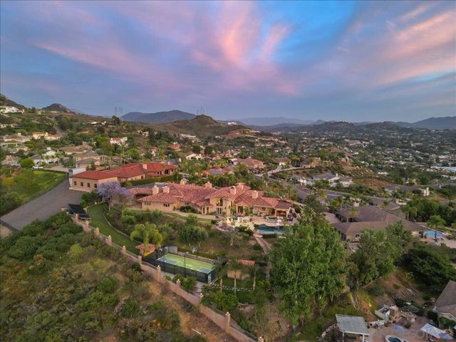 1015 Rachelle Way, El Cajon, CA 92019