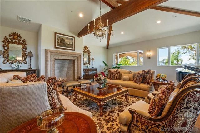 1015 Rachelle Way, El Cajon, CA 92019
