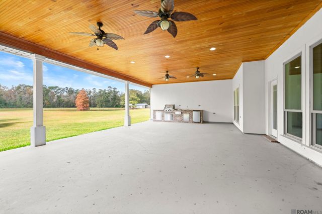 22553 Green Acres Blvd, Denham Springs, LA 70726