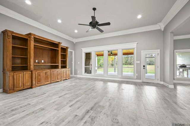 22553 Green Acres Blvd, Denham Springs, LA 70726