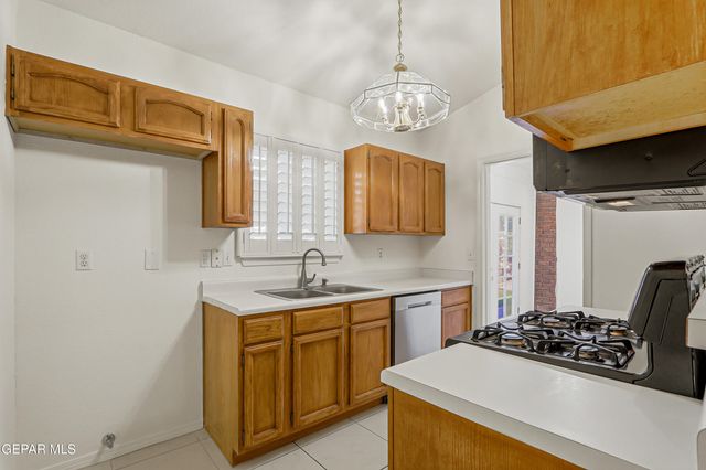 7500 LUZ DE LUMBRE Avenue, El Paso, TX 79912