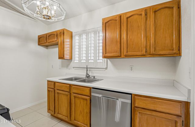 7500 LUZ DE LUMBRE Avenue, El Paso, TX 79912