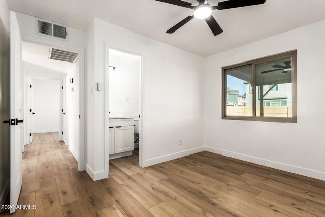 637 N SUNSET Drive, Chandler, AZ 85225