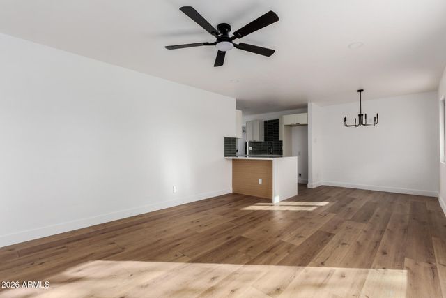 637 N SUNSET Drive, Chandler, AZ 85225