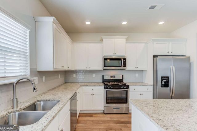 305 Eleanora Crossing, Loganville, GA 30052