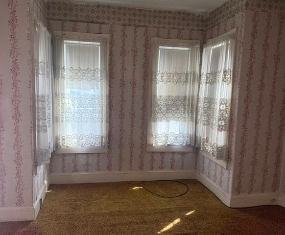 31 Waite St, Lowell, MA 01851