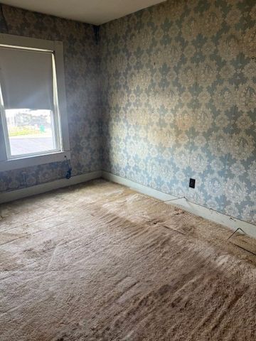 31 Waite St, Lowell, MA 01851