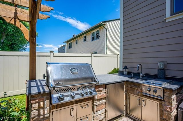 1 Houston St, Metuchen Boro, NJ 08840