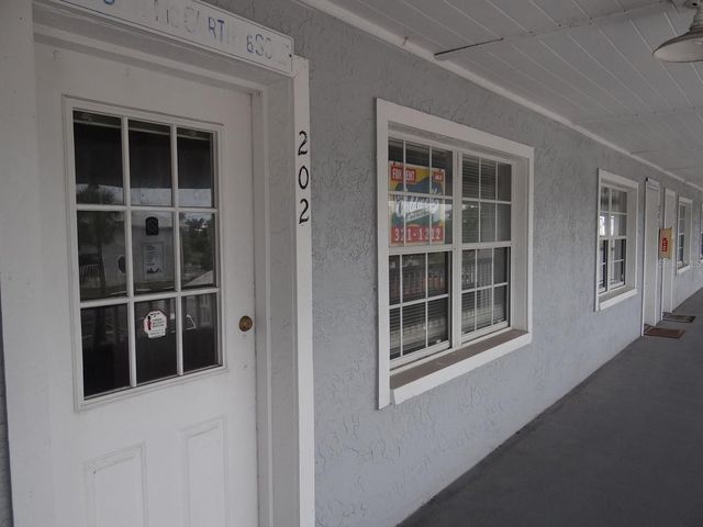 1120 PINELLAS BAYWAY S 202, Tierra Verde, FL 33715