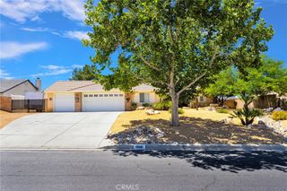 19581 Powhatan Rd, Apple Valley, CA 92308