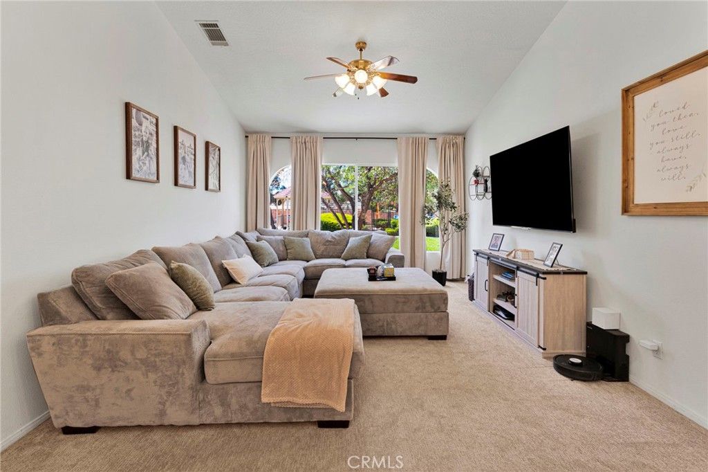 Image 11 of property listing at 19581 Powhatan Rd, Apple Valley, CA 92308
