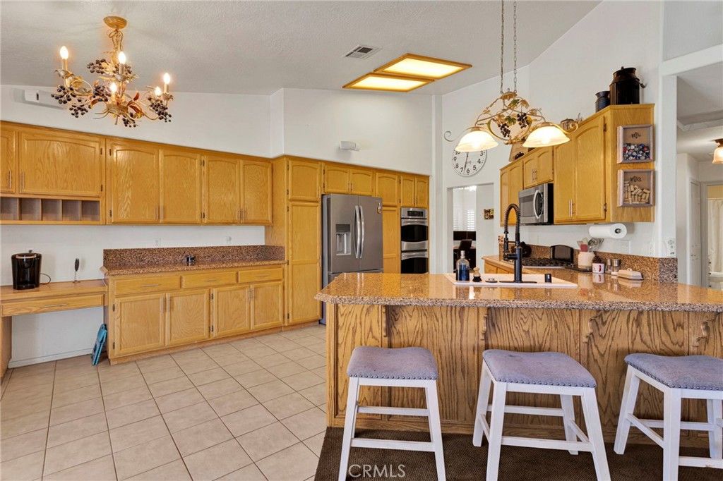 Image 17 of property listing at 19581 Powhatan Rd, Apple Valley, CA 92308