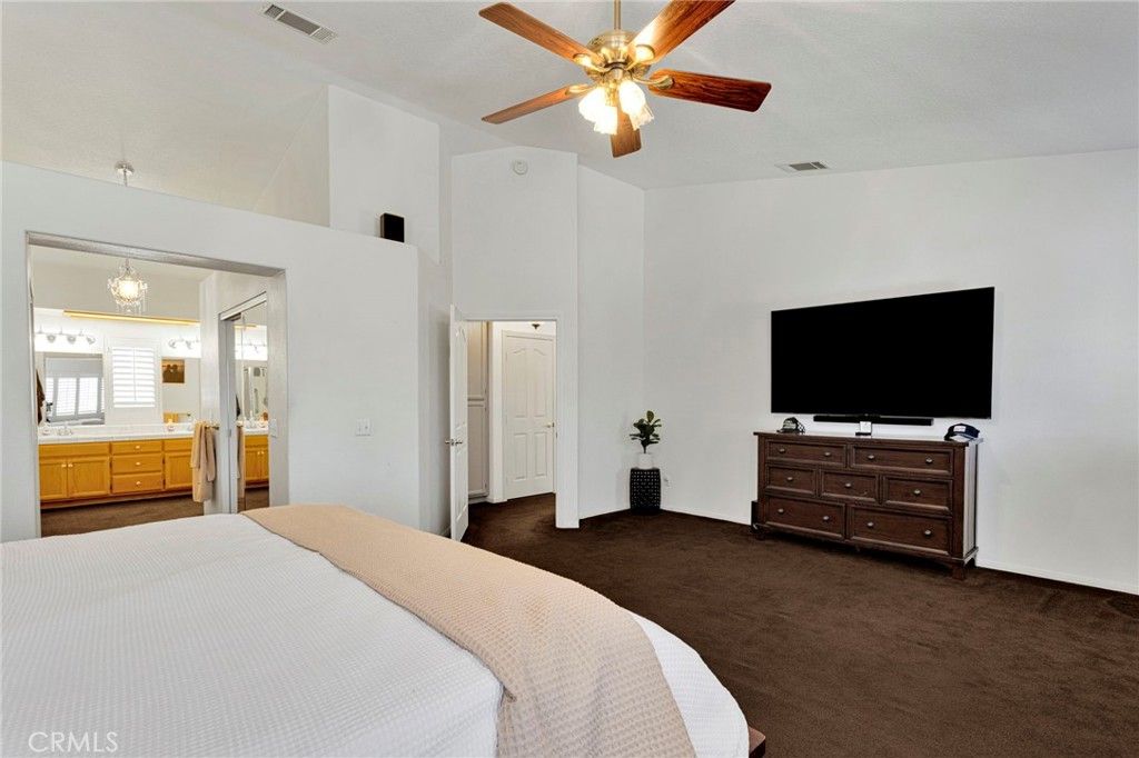 Image 29 of property listing at 19581 Powhatan Rd, Apple Valley, CA 92308