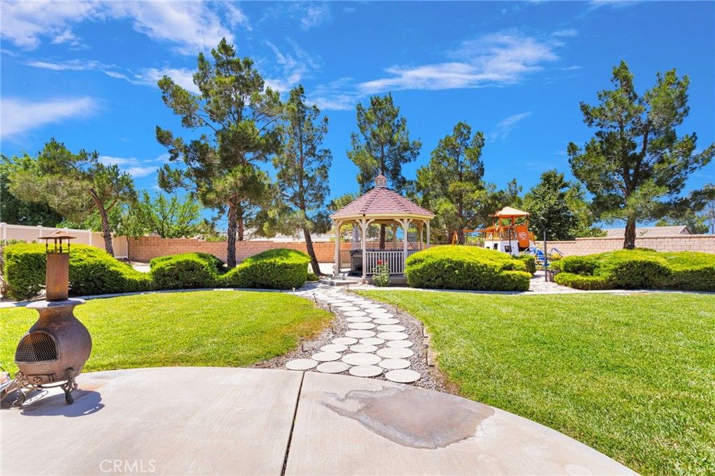 Image 49 of property listing at 19581 Powhatan Rd, Apple Valley, CA 92308