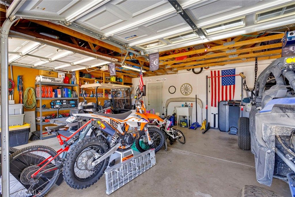 Image 62 of property listing at 19581 Powhatan Rd, Apple Valley, CA 92308